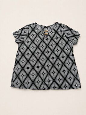 80 Park 1X Black White Geometric Print Blouse Women's Plus Size‎ Short Sleeve